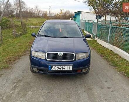 Синий Шкода Фабия, объемом двигателя 1.4 л и пробегом 300 тыс. км за 2250 $, фото 4 на Automoto.ua