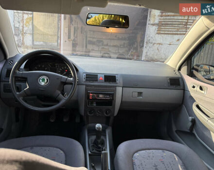 Синій Шкода Фабія, об'ємом двигуна 1.4 л та пробігом 188 тис. км за 3800 $, фото 14 на Automoto.ua