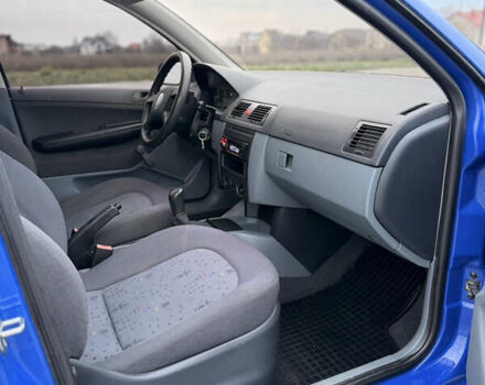 Синий Шкода Фабия, объемом двигателя 1.39 л и пробегом 188 тыс. км за 3600 $, фото 46 на Automoto.ua