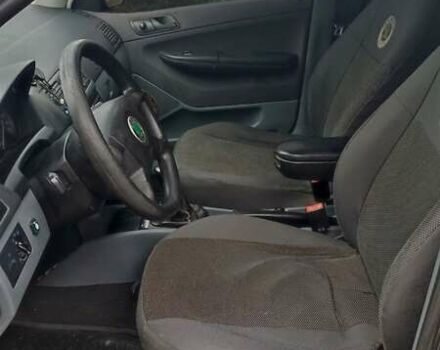 Синій Шкода Фабія, об'ємом двигуна 1.4 л та пробігом 300 тис. км за 2250 $, фото 6 на Automoto.ua