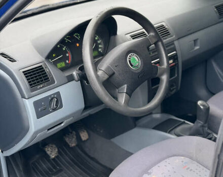 Синий Шкода Фабия, объемом двигателя 1.39 л и пробегом 188 тыс. км за 3600 $, фото 30 на Automoto.ua