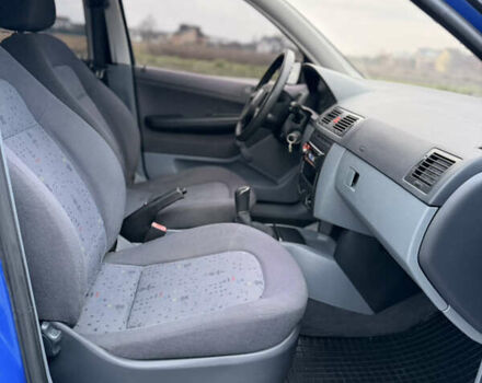 Синий Шкода Фабия, объемом двигателя 1.39 л и пробегом 188 тыс. км за 3600 $, фото 47 на Automoto.ua