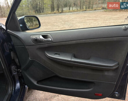 Синій Шкода Фабія, об'ємом двигуна 1.2 л та пробігом 236 тис. км за 2750 $, фото 14 на Automoto.ua