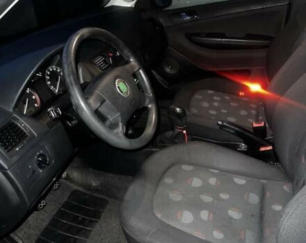 Синий Шкода Фабия, объемом двигателя 1.39 л и пробегом 217 тыс. км за 3400 $, фото 5 на Automoto.ua