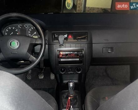 Синий Шкода Фабия, объемом двигателя 1.39 л и пробегом 217 тыс. км за 3400 $, фото 6 на Automoto.ua