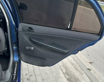 Шкода Фабия 2003 в Костополе на Automoto.ua Синий Шкода Фабия, объемом двигателя 1.2 л и пробегом 300 тыс. км за 2650 $, фото 10 на Automoto.ua