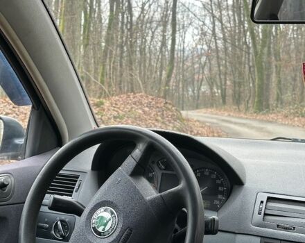 Синий Шкода Фабия, объемом двигателя 1.4 л и пробегом 330 тыс. км за 3500 $, фото 5 на Automoto.ua