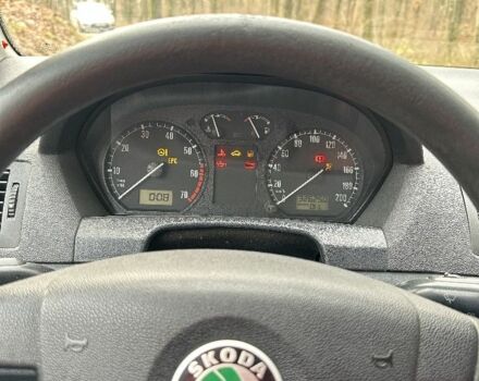 Синий Шкода Фабия, объемом двигателя 1.4 л и пробегом 330 тыс. км за 3500 $, фото 7 на Automoto.ua