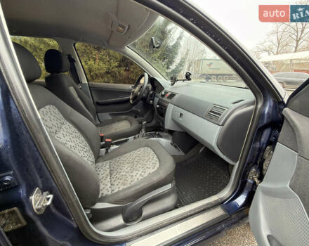 Синій Шкода Фабія, об'ємом двигуна 1.2 л та пробігом 200 тис. км за 2400 $, фото 14 на Automoto.ua