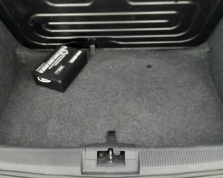 Синий Шкода Фабия, объемом двигателя 1.39 л и пробегом 149 тыс. км за 3700 $, фото 9 на Automoto.ua