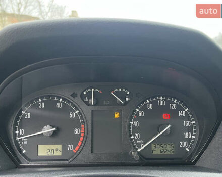 Синий Шкода Фабия, объемом двигателя 1.39 л и пробегом 305 тыс. км за 3750 $, фото 5 на Automoto.ua