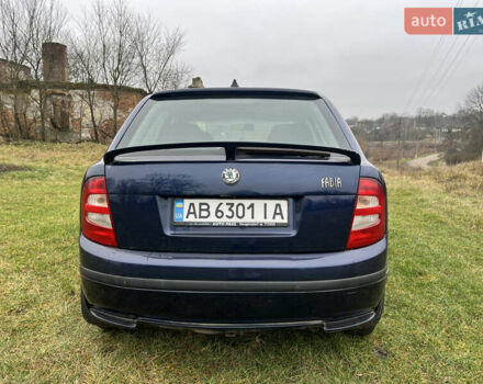 Синий Шкода Фабия, объемом двигателя 1.39 л и пробегом 305 тыс. км за 3750 $, фото 1 на Automoto.ua