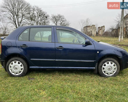 Синий Шкода Фабия, объемом двигателя 1.39 л и пробегом 305 тыс. км за 3750 $, фото 2 на Automoto.ua