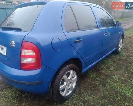 Синий Шкода Фабия, объемом двигателя 1.4 л и пробегом 330 тыс. км за 2400 $, фото 3 на Automoto.ua