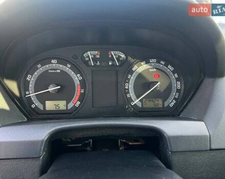Синий Шкода Фабия, объемом двигателя 1.39 л и пробегом 244 тыс. км за 4600 $, фото 13 на Automoto.ua