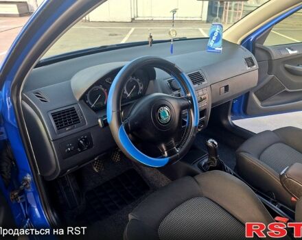 Синій Шкода Фабія, об'ємом двигуна 1.4 л та пробігом 320 тис. км за 5100 $, фото 3 на Automoto.ua