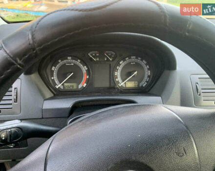 Синий Шкода Фабия, объемом двигателя 1.4 л и пробегом 244 тыс. км за 4300 $, фото 6 на Automoto.ua