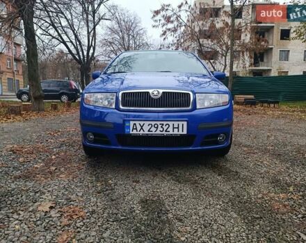 Синий Шкода Фабия, объемом двигателя 1.39 л и пробегом 275 тыс. км за 4100 $, фото 1 на Automoto.ua