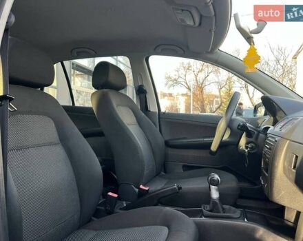 Синий Шкода Фабия, объемом двигателя 1.39 л и пробегом 244 тыс. км за 4600 $, фото 8 на Automoto.ua