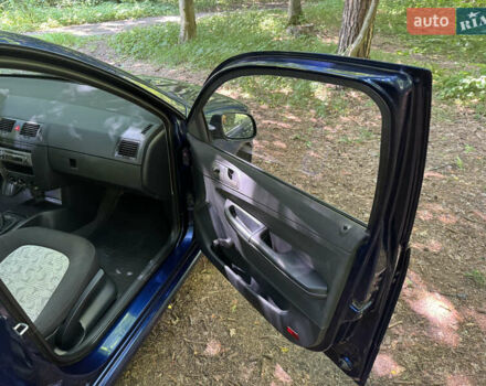 Синий Шкода Фабия, объемом двигателя 1.2 л и пробегом 122 тыс. км за 3600 $, фото 25 на Automoto.ua