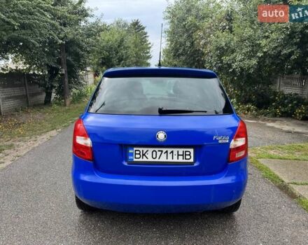 Синій Шкода Фабія, об'ємом двигуна 1.2 л та пробігом 220 тис. км за 2450 $, фото 3 на Automoto.ua