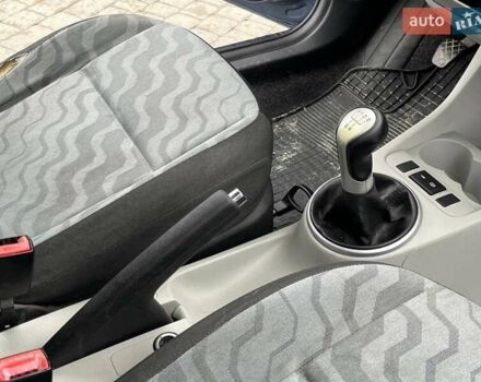 Синий Шкода Фабия, объемом двигателя 1.4 л и пробегом 170 тыс. км за 5300 $, фото 21 на Automoto.ua