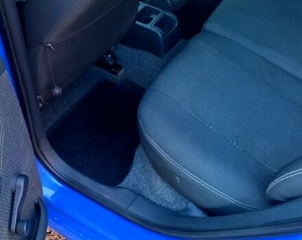 Синій Шкода Фабія, об'ємом двигуна 1.4 л та пробігом 330 тис. км за 4200 $, фото 5 на Automoto.ua