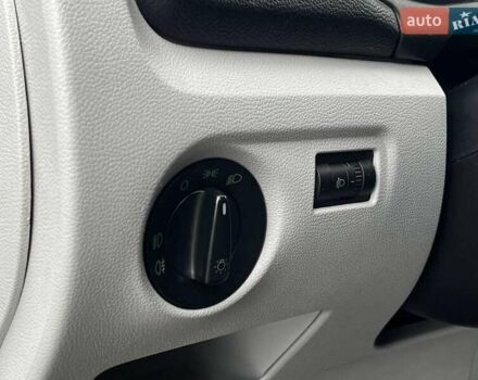 Синий Шкода Фабия, объемом двигателя 1.4 л и пробегом 170 тыс. км за 5300 $, фото 16 на Automoto.ua