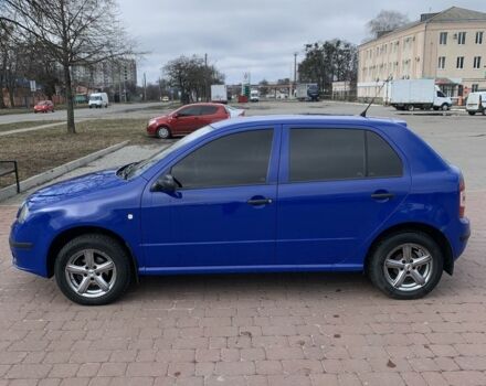 Синий Шкода Фабия, объемом двигателя 1.2 л и пробегом 264 тыс. км за 3800 $, фото 2 на Automoto.ua