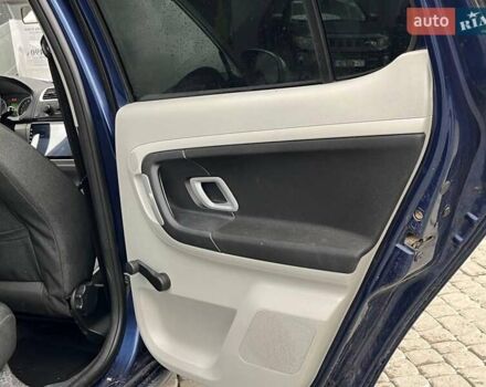 Синий Шкода Фабия, объемом двигателя 1.4 л и пробегом 170 тыс. км за 5300 $, фото 27 на Automoto.ua