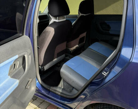 Синий Шкода Фабия, объемом двигателя 1.2 л и пробегом 170 тыс. км за 3500 $, фото 3 на Automoto.ua