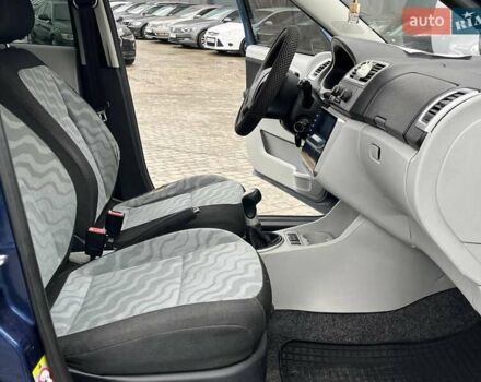 Синий Шкода Фабия, объемом двигателя 1.4 л и пробегом 170 тыс. км за 5300 $, фото 26 на Automoto.ua