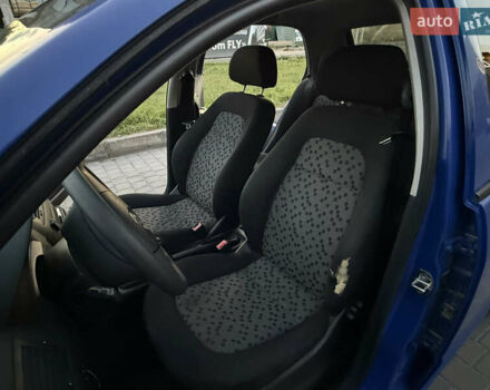 Синий Шкода Фабия, объемом двигателя 1.2 л и пробегом 206 тыс. км за 3400 $, фото 9 на Automoto.ua