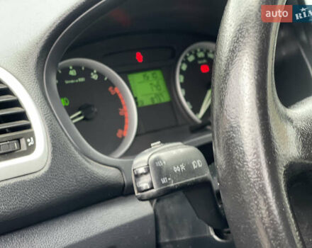 Синий Шкода Фабия, объемом двигателя 1.39 л и пробегом 240 тыс. км за 4400 $, фото 14 на Automoto.ua