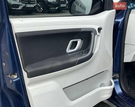 Синий Шкода Фабия, объемом двигателя 1.4 л и пробегом 170 тыс. км за 5300 $, фото 12 на Automoto.ua