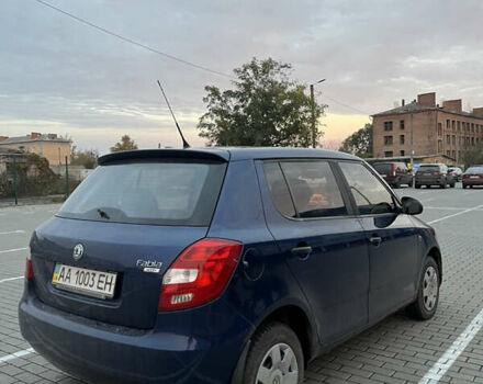 Синий Шкода Фабия, объемом двигателя 1.2 л и пробегом 235 тыс. км за 3400 $, фото 3 на Automoto.ua