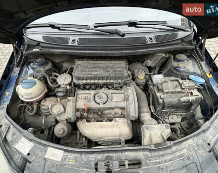 Синий Шкода Фабия, объемом двигателя 1.6 л и пробегом 203 тыс. км за 4650 $, фото 28 на Automoto.ua