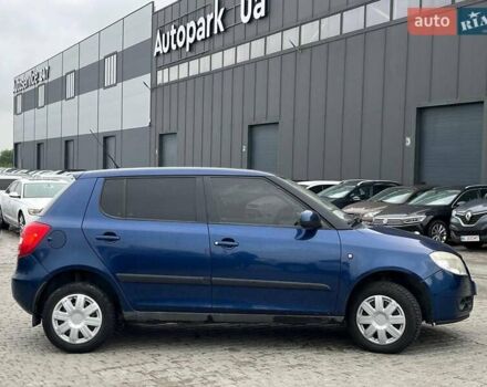 Синий Шкода Фабия, объемом двигателя 1.4 л и пробегом 170 тыс. км за 5300 $, фото 4 на Automoto.ua