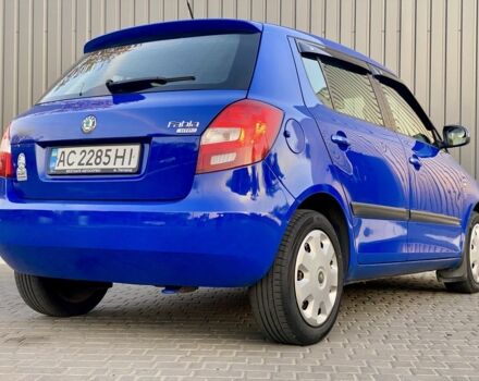 Синий Шкода Фабия, объемом двигателя 1.2 л и пробегом 225 тыс. км за 3300 $, фото 2 на Automoto.ua