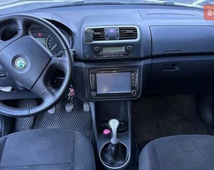 Синій Шкода Фабія, об'ємом двигуна 1.6 л та пробігом 202 тис. км за 5300 $, фото 9 на Automoto.ua