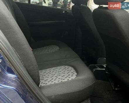Синий Шкода Фабия, объемом двигателя 1.2 л и пробегом 311 тыс. км за 3600 $, фото 10 на Automoto.ua