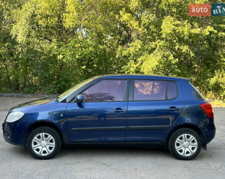 Синий Шкода Фабия, объемом двигателя 1.39 л и пробегом 275 тыс. км за 3999 $, фото 5 на Automoto.ua