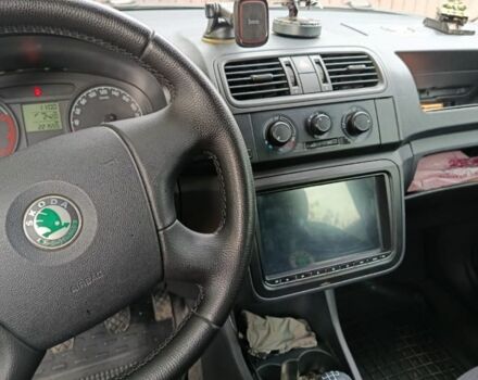 Синий Шкода Фабия, объемом двигателя 1.4 л и пробегом 220 тыс. км за 4900 $, фото 4 на Automoto.ua