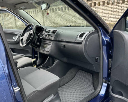 Синий Шкода Фабия, объемом двигателя 1.39 л и пробегом 280 тыс. км за 4800 $, фото 14 на Automoto.ua