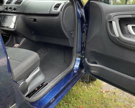 Синий Шкода Фабия, объемом двигателя 1.2 л и пробегом 188 тыс. км за 4200 $, фото 8 на Automoto.ua