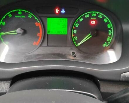 Синий Шкода Фабия, объемом двигателя 1.2 л и пробегом 138 тыс. км за 5200 $, фото 4 на Automoto.ua