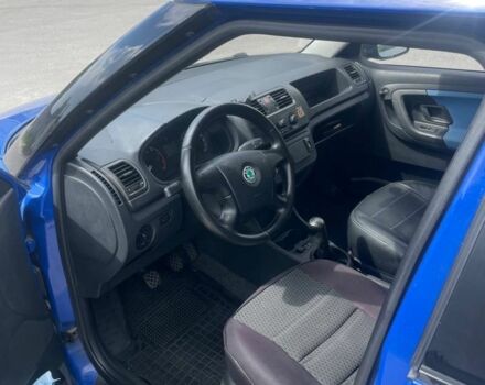 Синий Шкода Фабия, объемом двигателя 1.4 л и пробегом 280 тыс. км за 4600 $, фото 2 на Automoto.ua