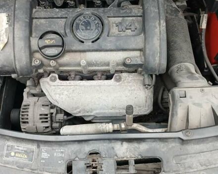 Синий Шкода Фабия, объемом двигателя 1.39 л и пробегом 176 тыс. км за 4200 $, фото 4 на Automoto.ua