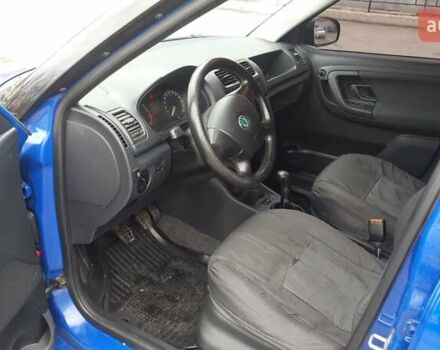 Синій Шкода Фабія, об'ємом двигуна 1.39 л та пробігом 196 тис. км за 4100 $, фото 4 на Automoto.ua