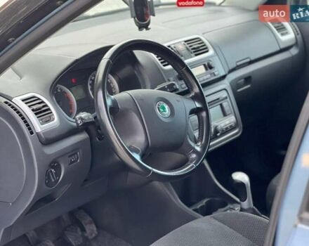 Синій Шкода Фабія, об'ємом двигуна 1.39 л та пробігом 175 тис. км за 3900 $, фото 3 на Automoto.ua